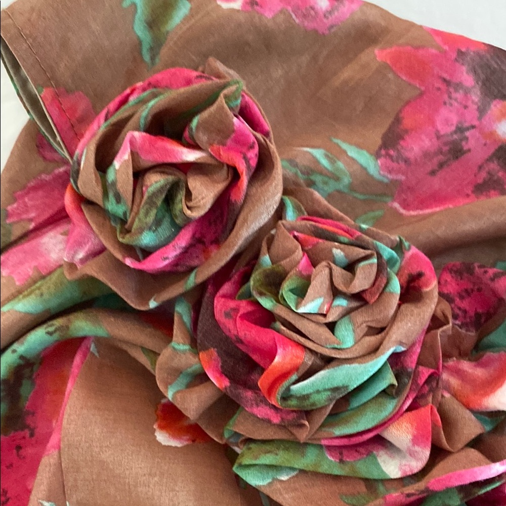 a'gaci Brown and Pink Floral Blouse with Rosette Detail